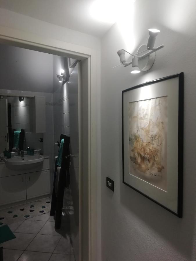 Donnabarbara Apartment เวอนาซซา ภายนอก รูปภาพ