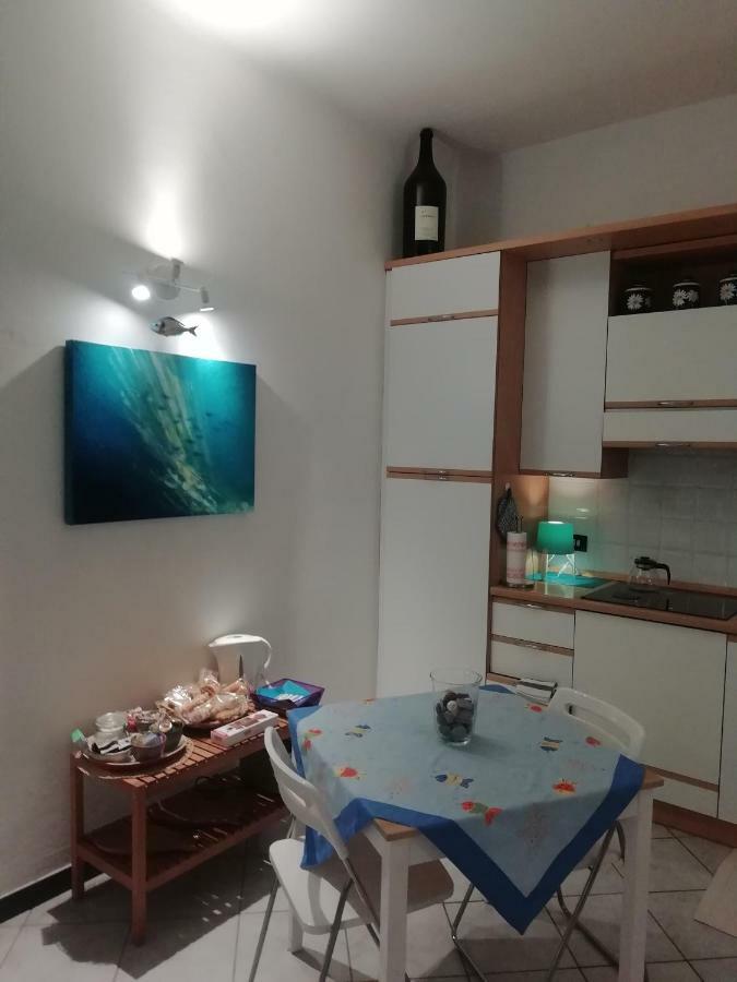 Donnabarbara Apartment เวอนาซซา ภายนอก รูปภาพ