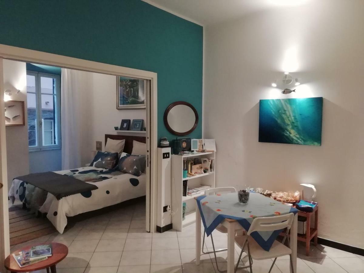 Donnabarbara Apartment เวอนาซซา ภายนอก รูปภาพ