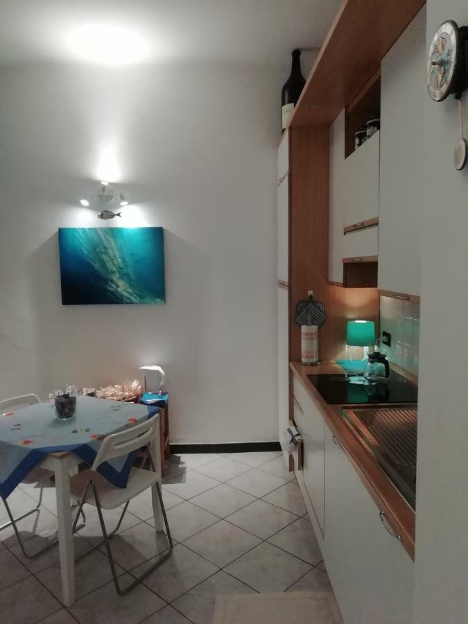 Donnabarbara Apartment เวอนาซซา ภายนอก รูปภาพ